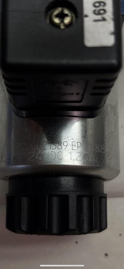 Used REXROTH,4WE6J6X/EG249K4/V,HYDRAULIC DIRECTIONAL VALVE