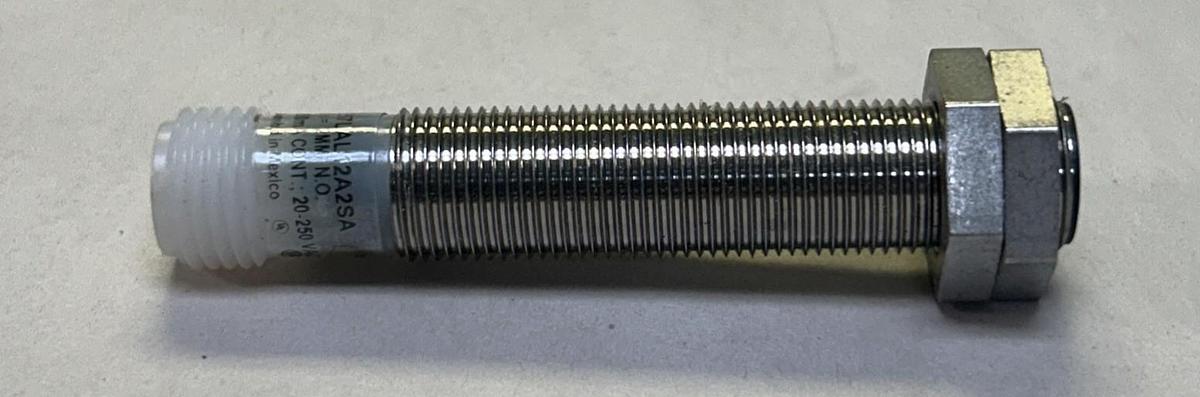 EATON CUTLER-HAMMER,E57LAL12A28A,INDUCTIVE PROXIMITY SENSOR NOS