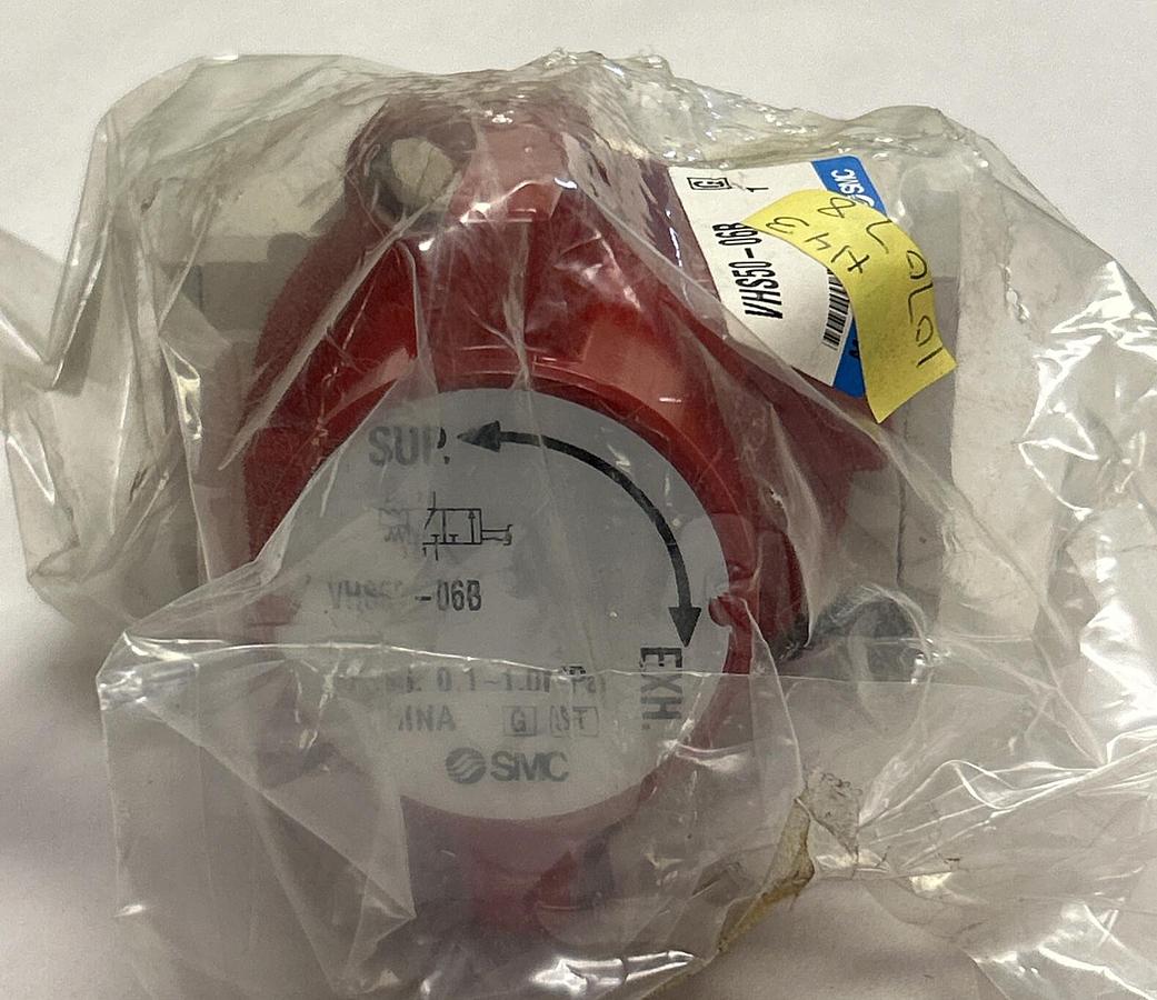 Used SMC,VHS50-06B,PRESSURE RELIEF VALVE 3/4 INCH PORT SIZE NEW