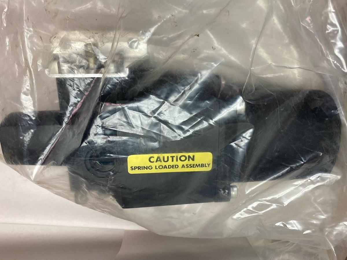 Used Whitey,Model 135 SR,Pneumatic Spring Return Actuator 200 PSI Max