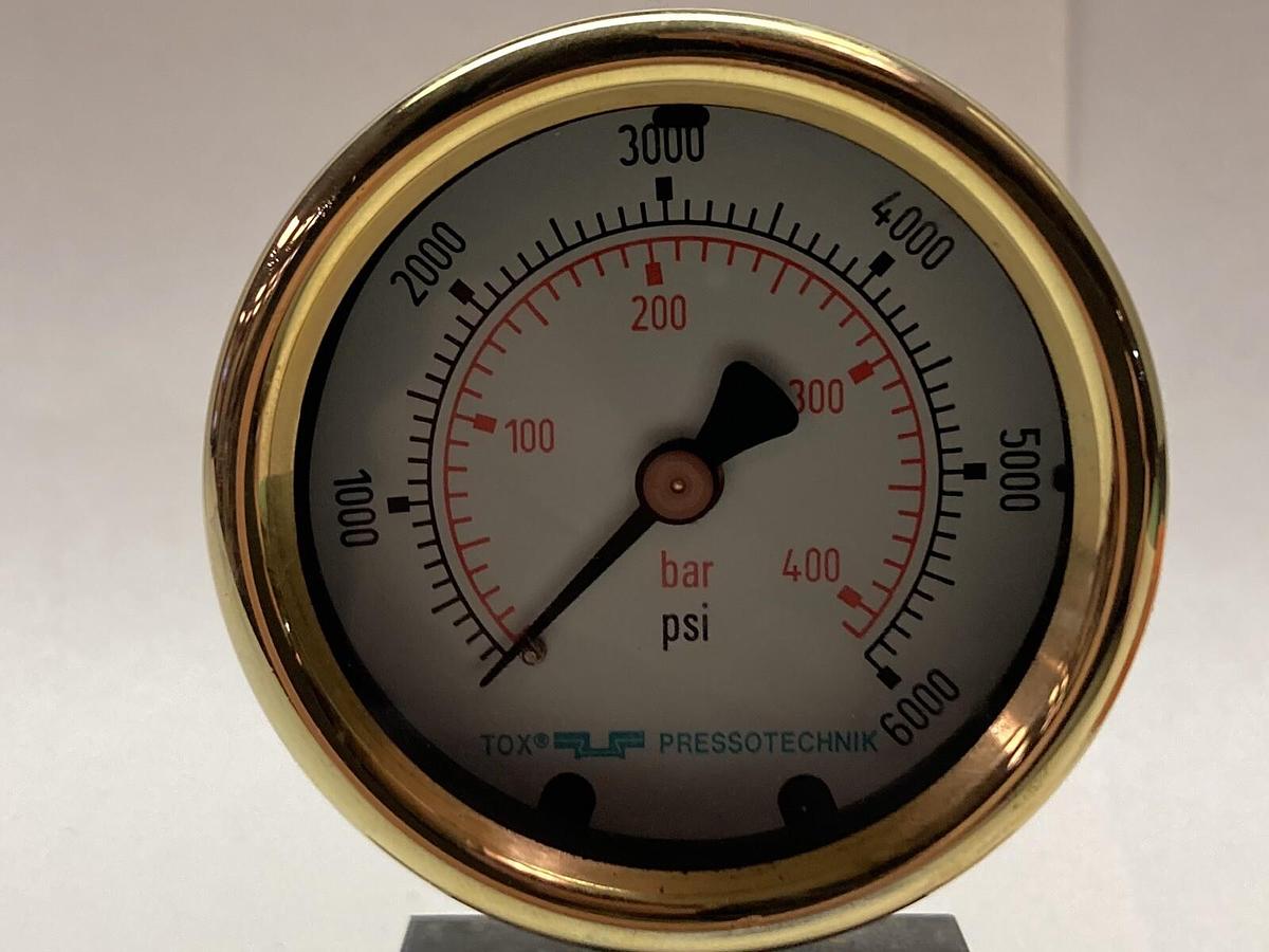 Pressotechnik,0-6000 PSI,Gas Regulator with Shut-Off Valve