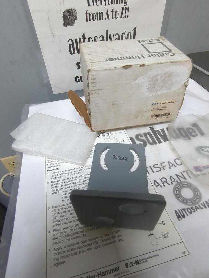 CUTLER-HAMMER,E51KH4,UNIVERSAL MOUNTING BRACKET NOS