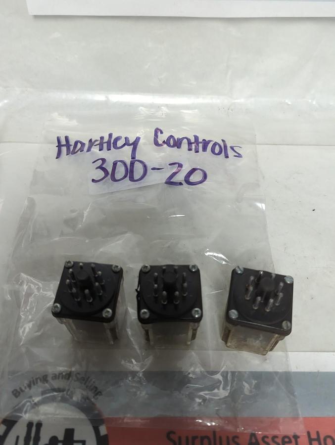 Used HARTLEY CONTROLS,300-20,PLUG IN RELAY 8-PIN LOT OF 3 PRE-OWNED