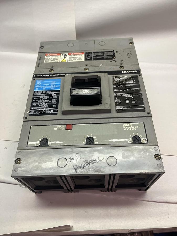Used SIEMENS,JD63F400,SENTRON CIRCUIT BREAKER 200A 600V 3P