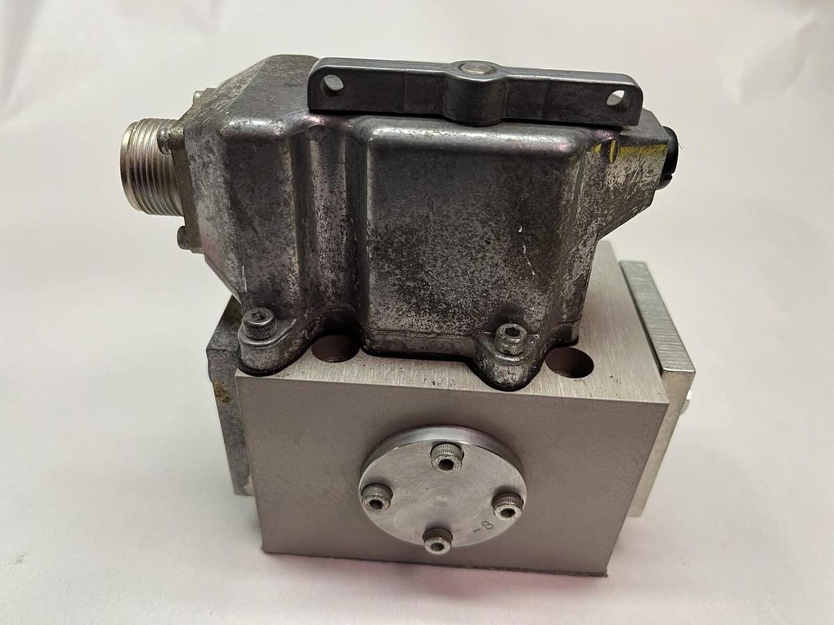 Used MOOG,G631-3601,SERVO VALVE
