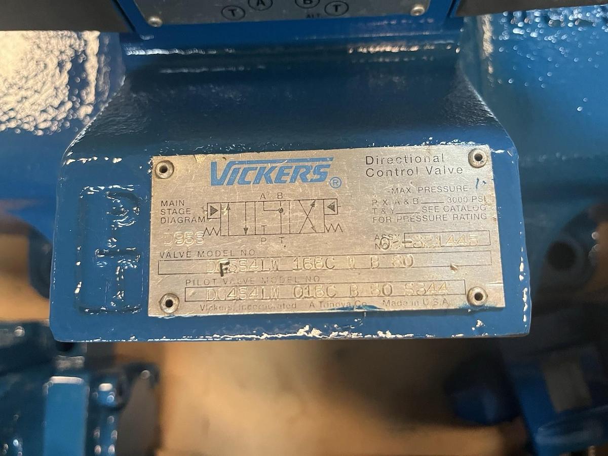 Used VICKERS,DF5S4LW-16-6C-W-B-80,HYDRAULIC DIRECTIONAL CONTROL VALVE