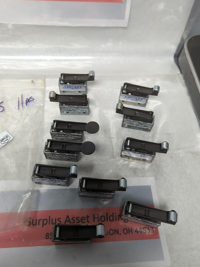 Used MEAD,V-15,PNEUMATIC AIR CONTROL VALVE LOT OF 11 PRE-OWNED