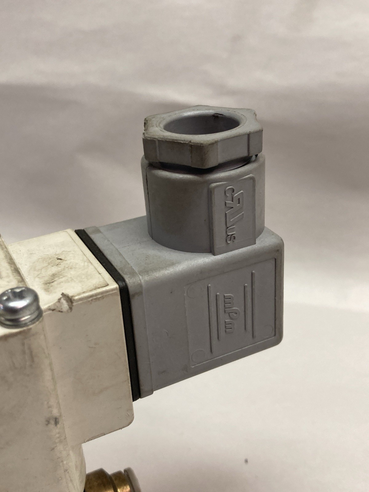 Used SMC,VX234AGXB,Solenoid Valve 24VDC 10.5W 0.1Pa 5mm