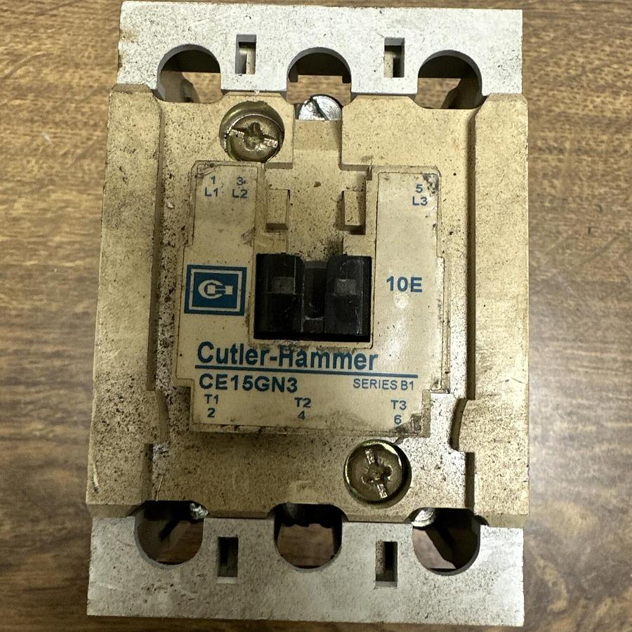 Used Cutler Hammer,CE15GN3,Contactor