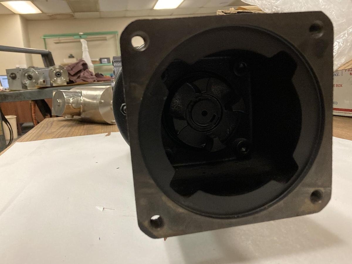 Sew Eurodrive,KA47/T AQH140/3,Gear Reducer 4500/330RPM Ratio 13.65