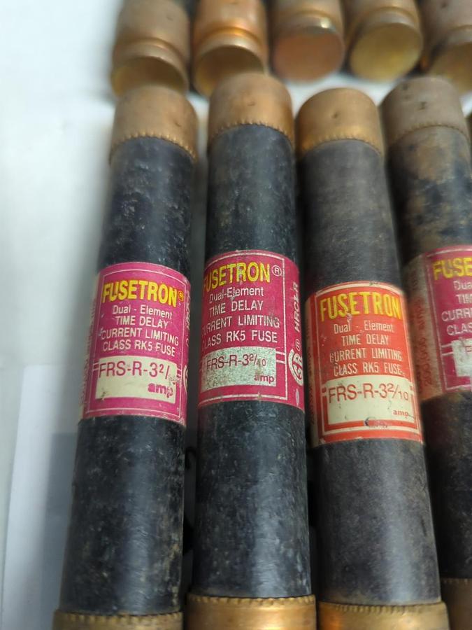 Used COOPER BUSSMANN,FRS-R-3-2/10,FUSETRON 2-2/10 AMP FUSE LOT OF 18 PRE-OWNED