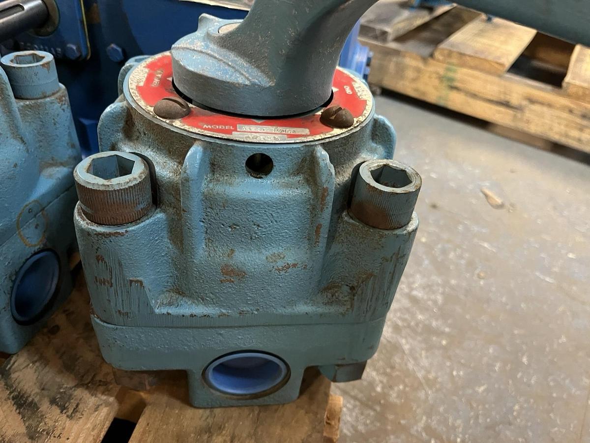 Used TELEDYNE REPUBLIC,8141C-1-1/2HS2,ROTARY SELECTOR VALVE 1-1/2"