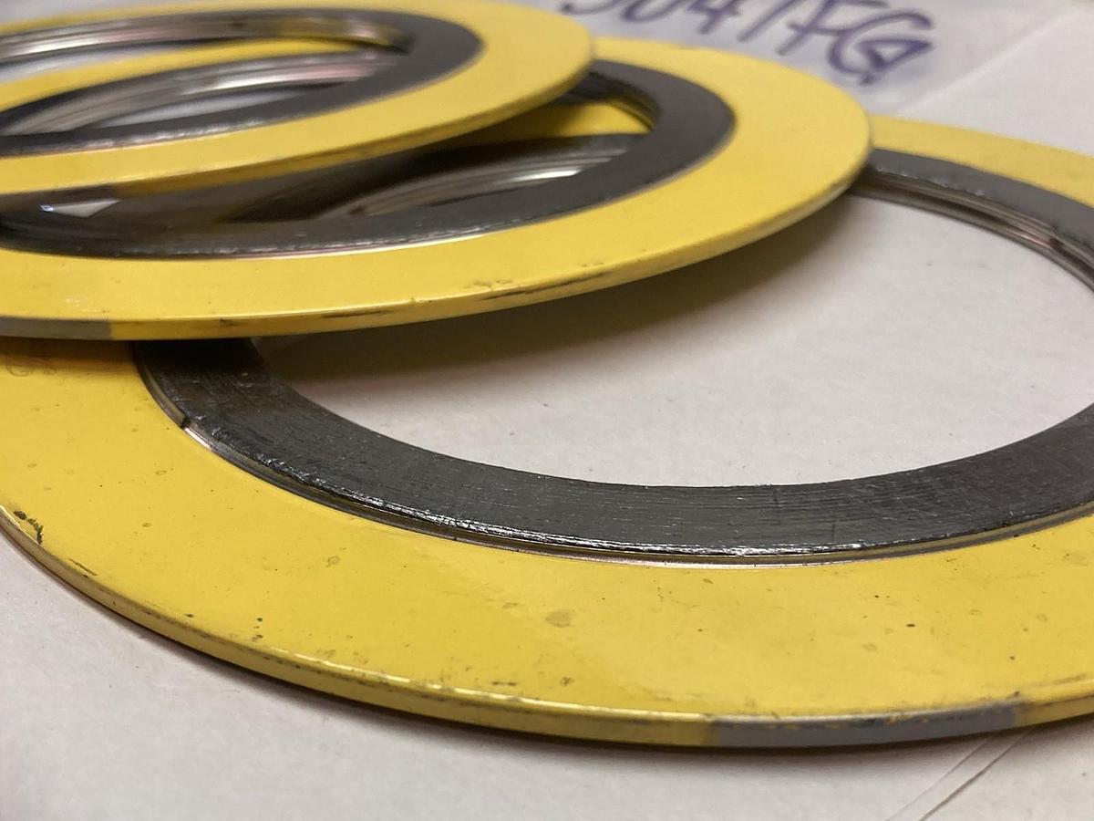 Flexitallic,600 ASME,4 Inch Spiral Round Gasket B16.20 304/FG LOT OF 3
