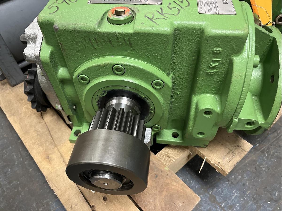 Used Clyde Bergemann,CBA-1477,Carriage Drive Gearbox pinion ratio 146 lance ratio 44