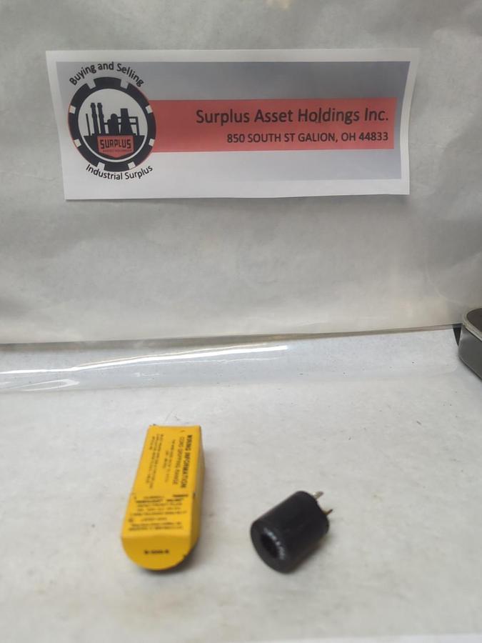 HUBBELL,7465V,TWISTLOK VALISE DEAD FRONT PLUG 15A 125V. AC OR DC NOS