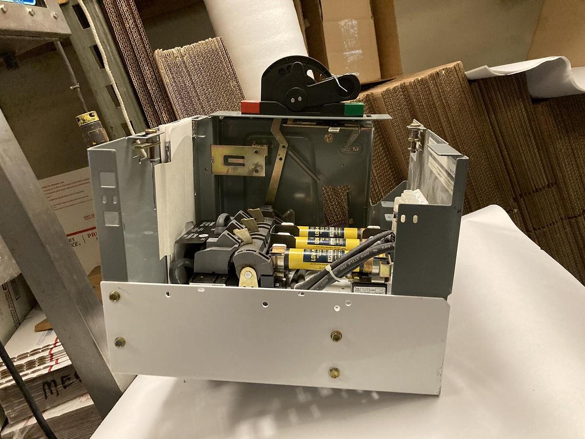 Used Allen Bradley,2100 2192F,30 Amp 12 INCH Fused MCC Disconnect Feeder Bucket