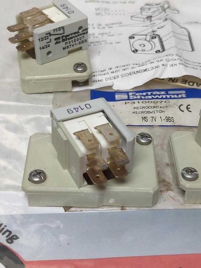 FERRAZ SHAWMUT,P31007C,MICROCONTACT MICROSWITCH MS 7V 1-9BS LOT OF 3 NOS
