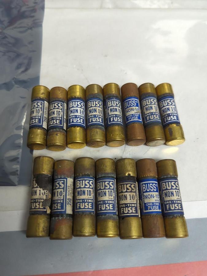 Used COOPER BUSSMANN,NON10,ONE-TIME 10 AMP FUSE LOT OF 15 PRE-OWNED