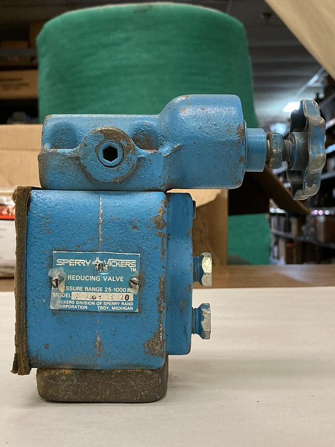 Used Sperry Vickers,XGL03-B-10,Reducing Valve