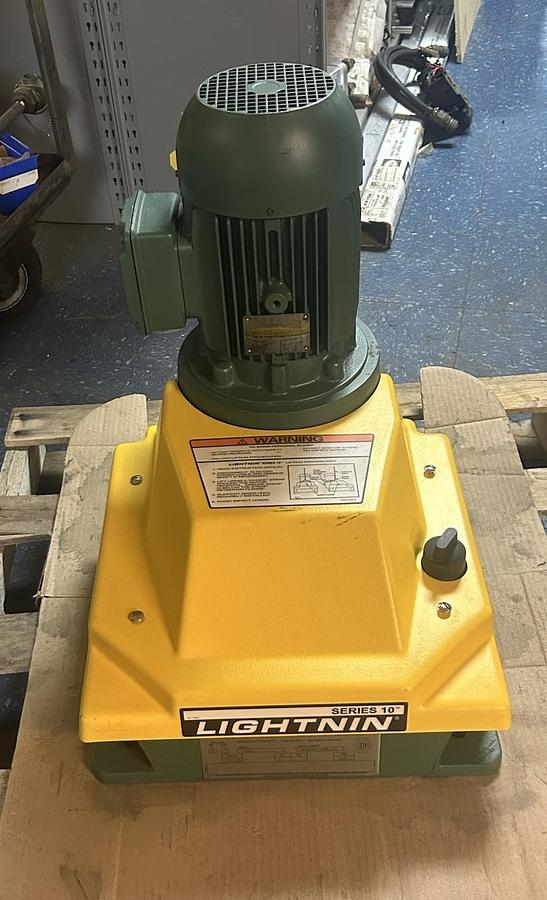 LIGHTNIN,14Q3,SERIES 10 MIXER 3HP 125RPM 3PH 14.06 RATIO NOS