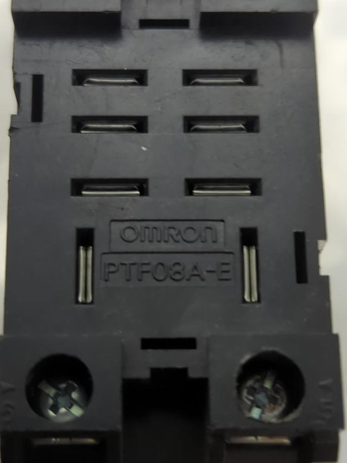 Used OMRON,PTF08A-E,RELAY BASE SOCKET 8-PIN LOT OF 2 PRE-OWNED