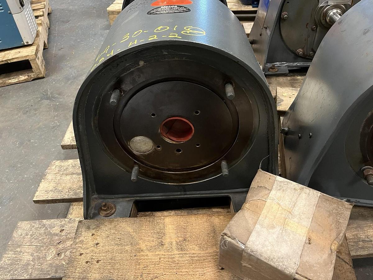 Used Falk,33-3EF3-04ES,Enclosed Gear drive Ratio 17.39 input 1750RPM output 100rpm Sh