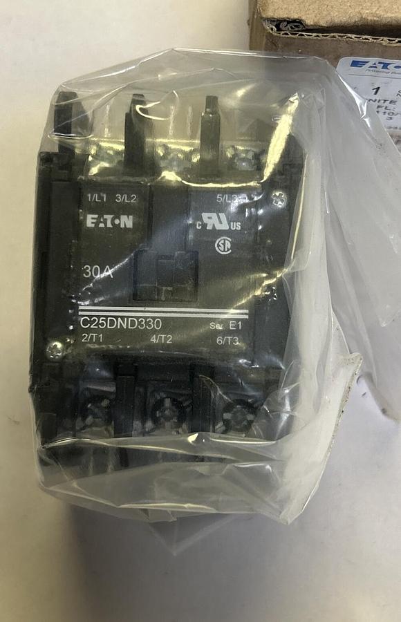 Used EATON,C25DND330A,DEFINITE PURPOSE CONTACTOR 30A 110/120V 3P NEW
