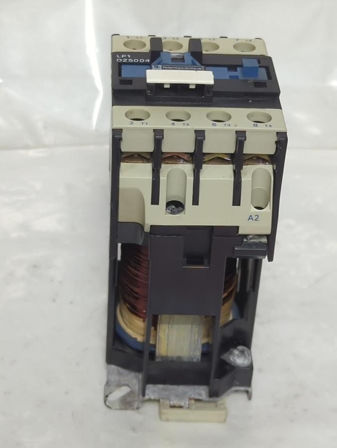 Used TELEMECANIQUE,LP1-D25004,CONTACTOR PRE-OWNED