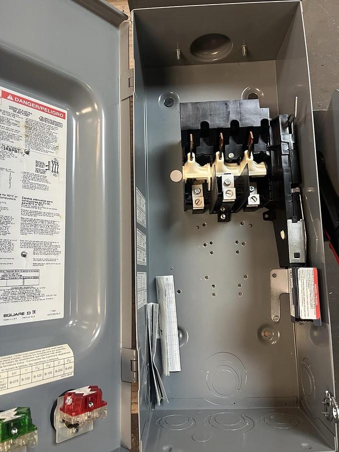 GE,HU3613RBPB,NEMA 3 SAFETY NON FUSED DISCONNECT 30A 600V PUSHBUTTONS