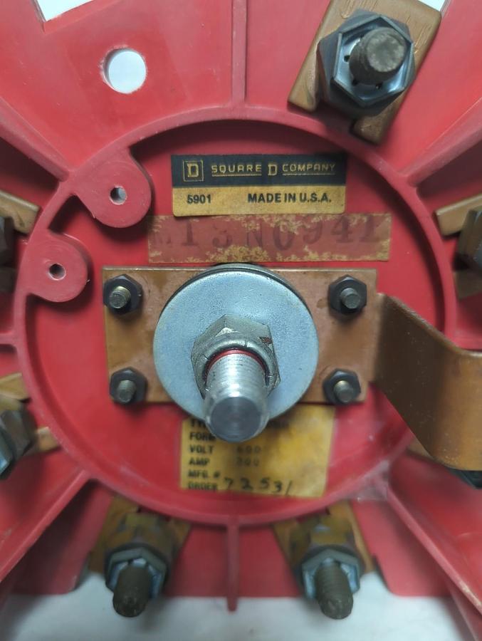 Used SQUARE D,9830-28-HT,NON-LOAD BREAK SWITCH 200 AMP 600V PRE-OWNED