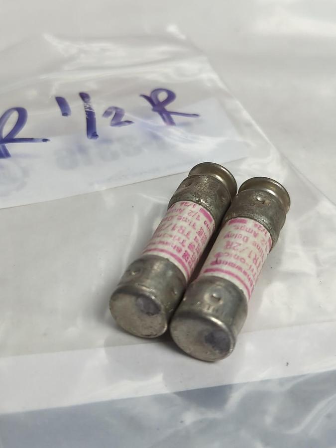 Used GOULD SHAWMUT,TR-1/2R,TRI-ONIC 1/2 AMP FUSE LOT OF 2 PRE-OWNED