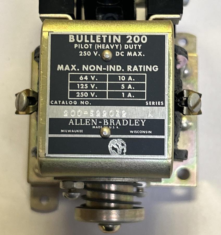 ALLEN BRADLEY,200-E220Z2,RELAY 250VDC NOS