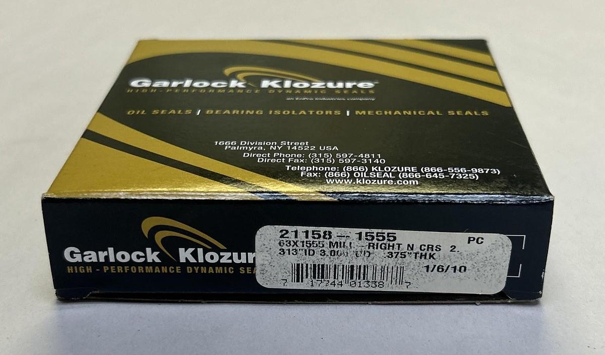 Used GARLOCK KLOZURE,21158-1555,OIL SEAL NOS