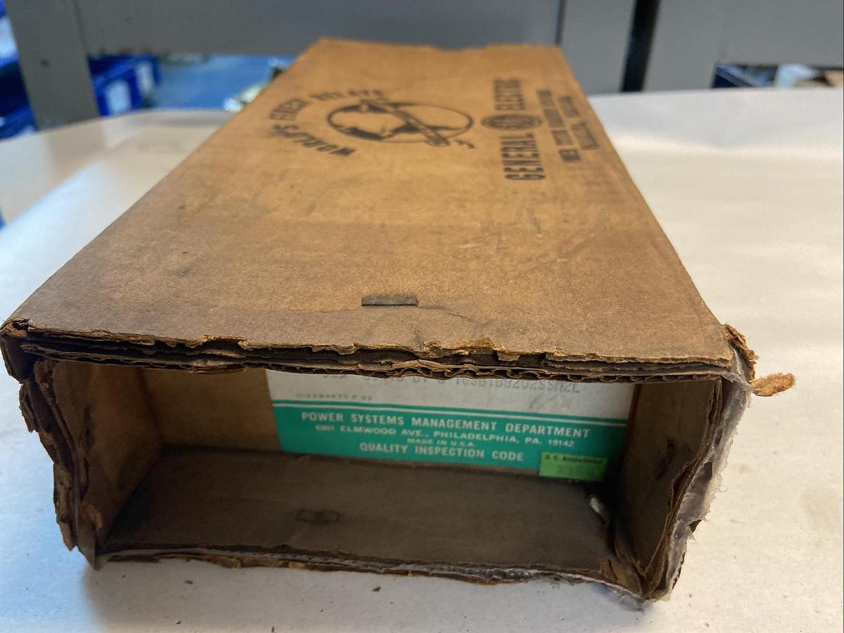 Used General Electric,16SB1B8202SSM2L,Control Switch NOS