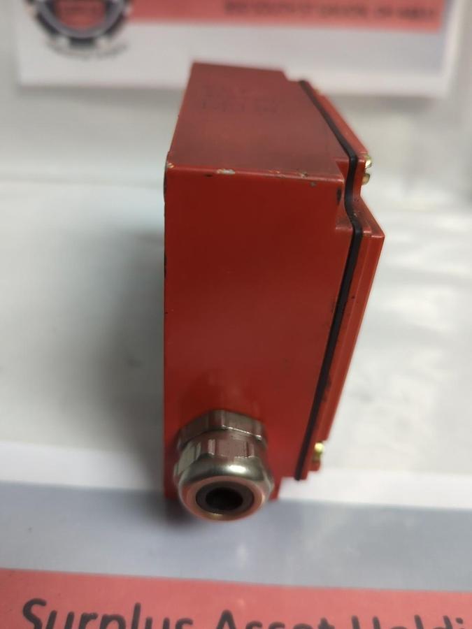 Used TELEMECANIQUE,XCS-E5511,SAFETY LIMIT SWITCH PRE-OWNED
