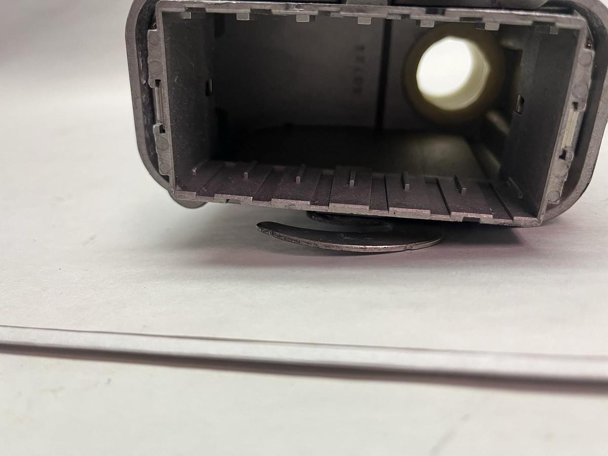 Used MOLEX,58724,PLC CABLE CONNECTOR
