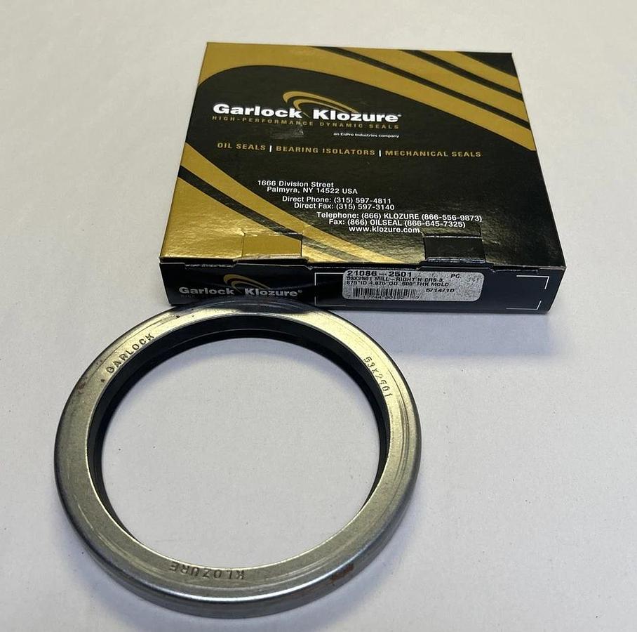 Used GARLOCK KLOZURE,21086-2501,OIL SEAL NEW