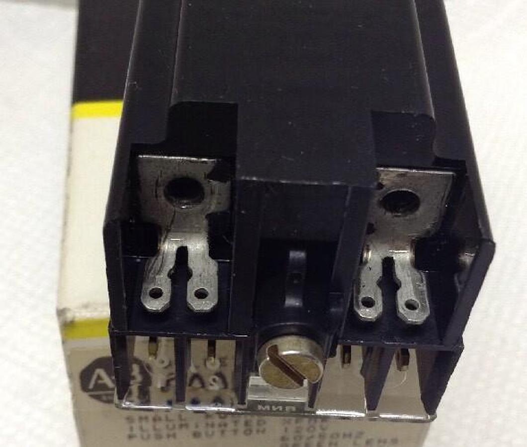 Allen-Bradley,800MR-PB16GA,Small Round Illuminated Push Button Green Lens