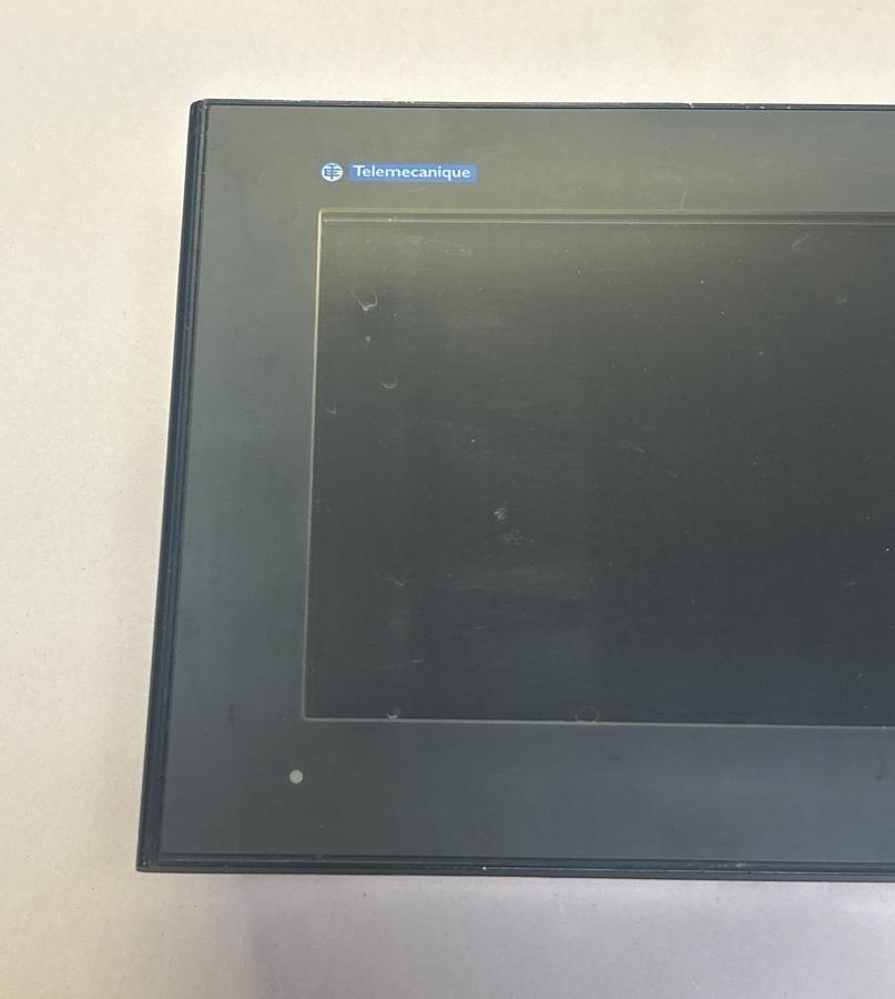 Used SCHNEIDER ELECTRIC,XBTGT2220,OPERATOR TOUCHSCREEN PANEL