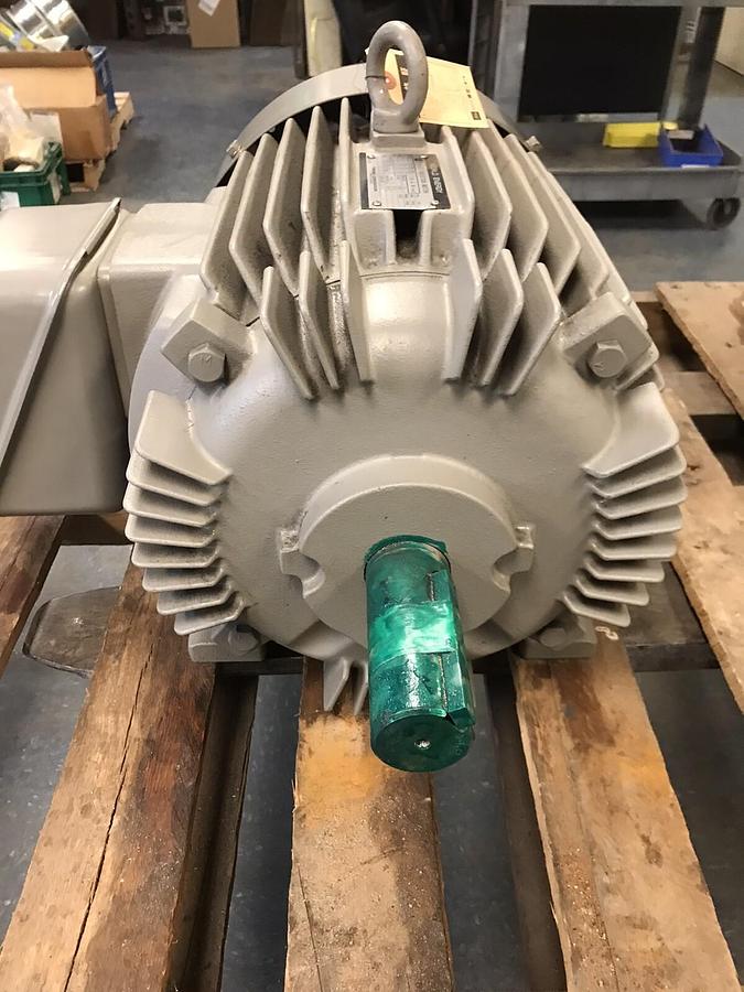 Used Toshiba World Energy,TIKK FBK8,Dual Shaft Induction Motor 15Kw 6 Poles 200-220V