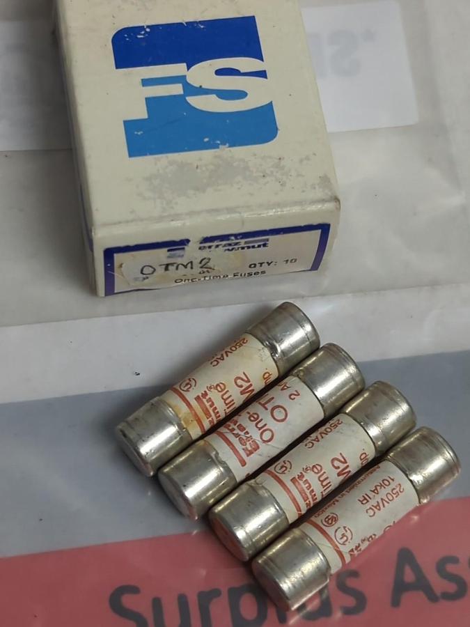 FERRAZ SHAWMUT,OTM2,ONE-TIME FUSE LOT OF 4 PCS NOS