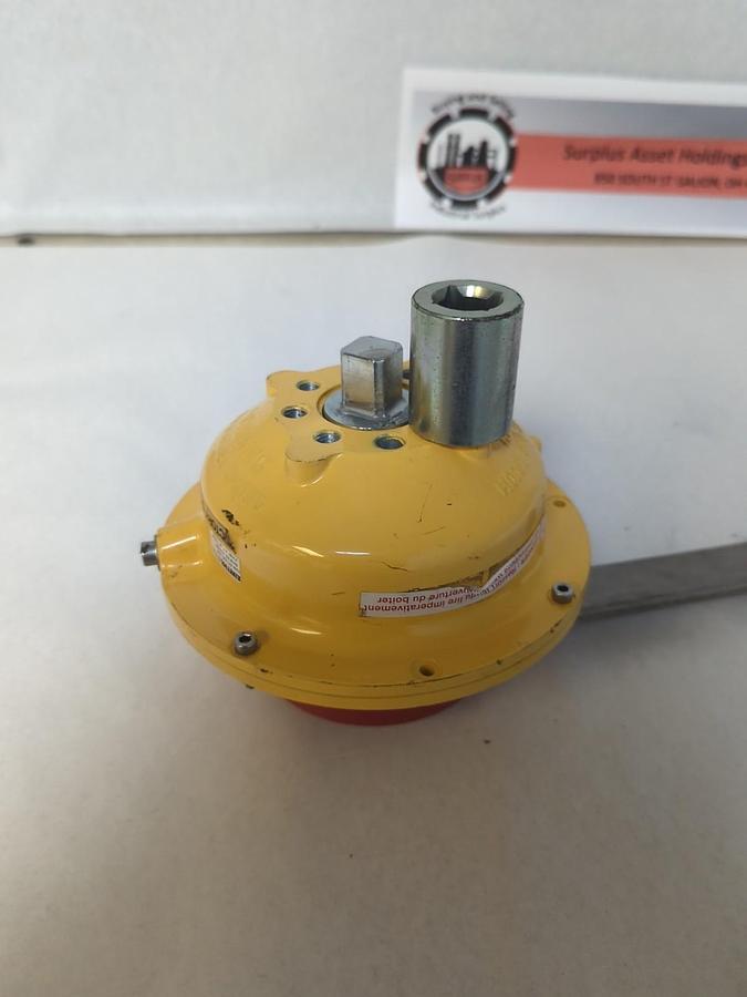 Used KINETROL,MODEL 070,SPRING RETURN ACTUATOR UNIT + MANUAL ACTION 12 IN HANDLE