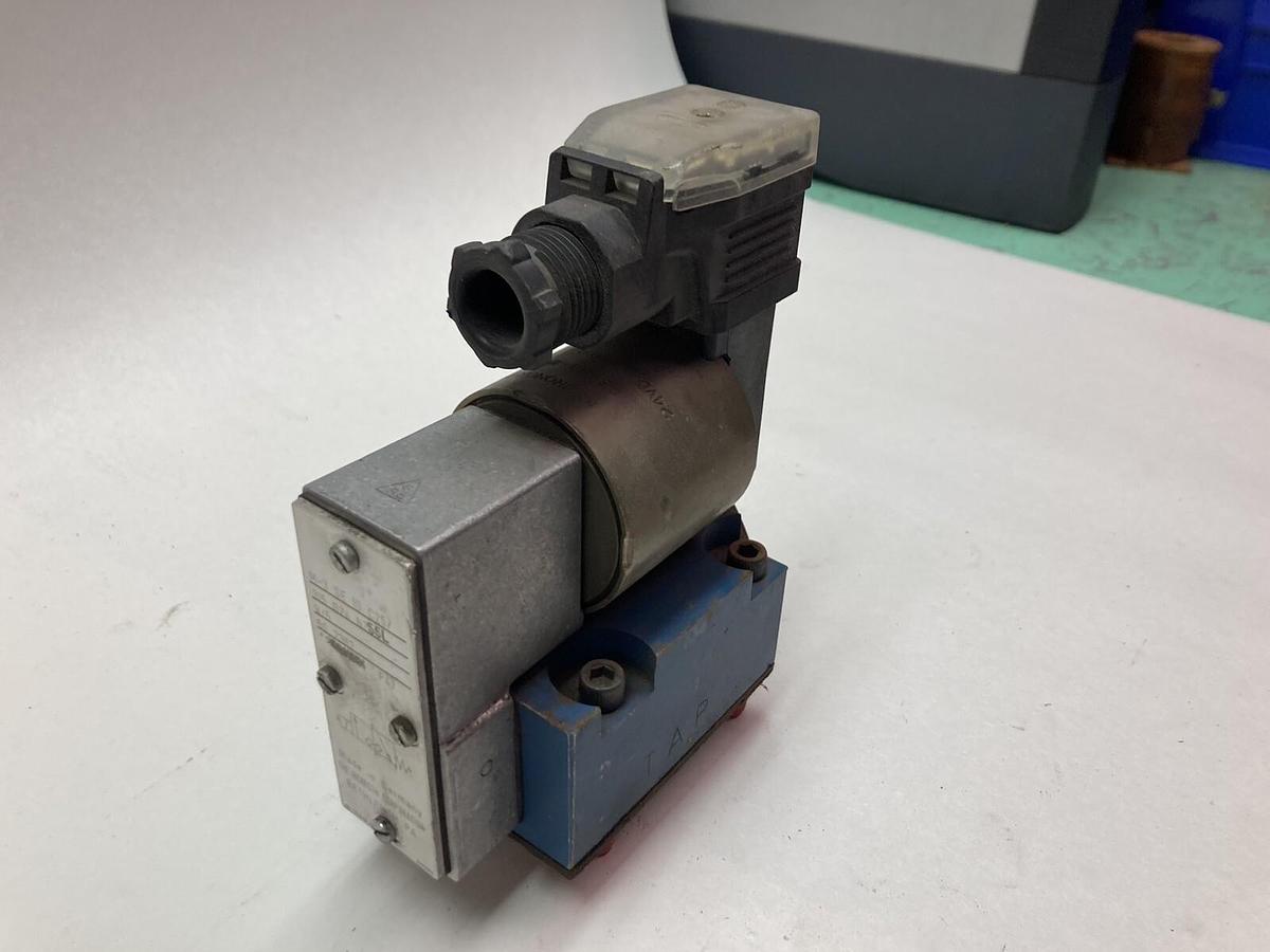 Used Rexroth,M-3 SE 10 C25/315 G24 N755L V/5,Servo Valve