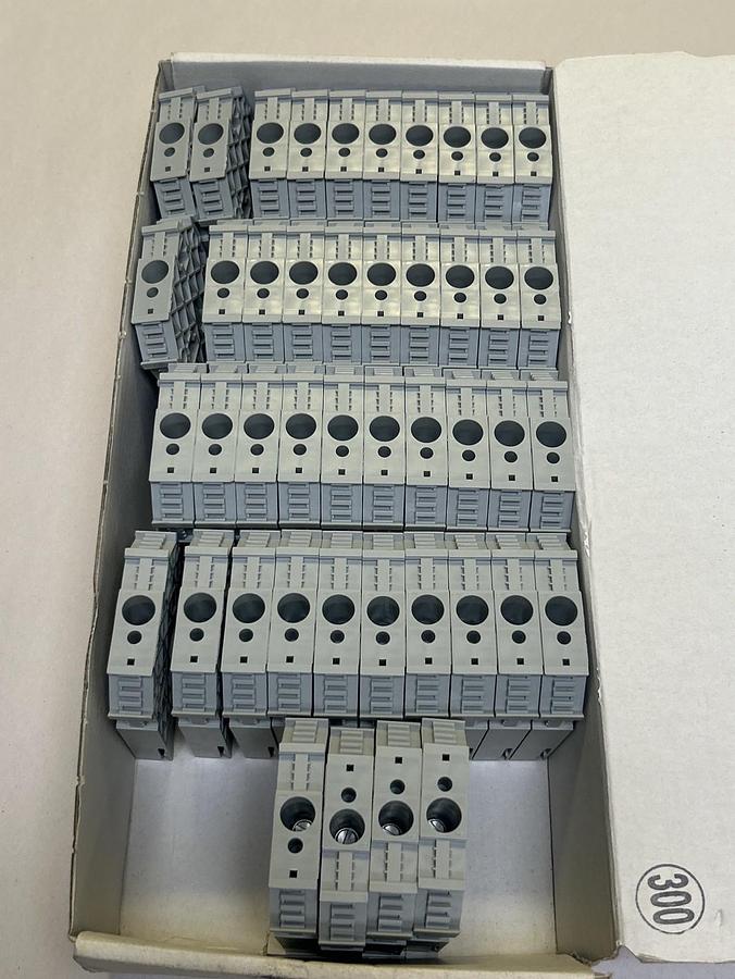 ALLEN BRADLEY,1492-EAHJ35,END ANCHORS LOT OF 44 NOS