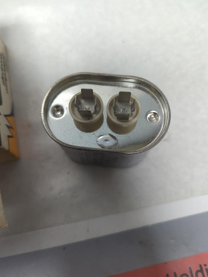 MALLORY,OPN360,CAPACITOR 3 MFD 660 VAC NOS