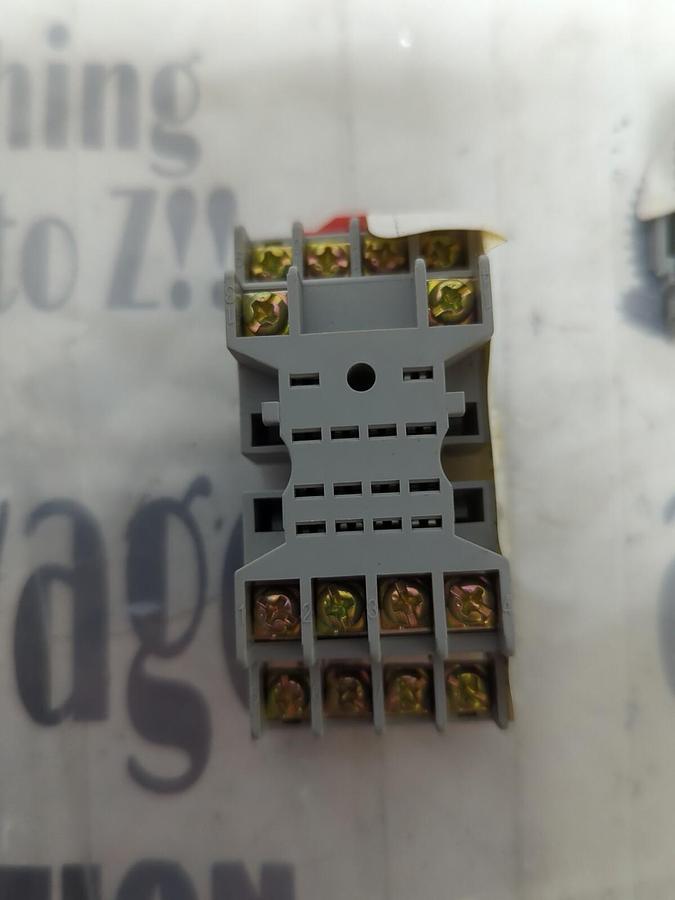 SQUARE D,8501NR45,SERIES  B RELAY SOCKET 10 AMP 300V LOT OF 2 NOS