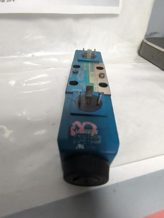 Used VICKERS,KDG4V-3S-2C15N-M-U-H5-60,PROPORTIONAL VALVE 02-134570 COILS PRE-OWNED