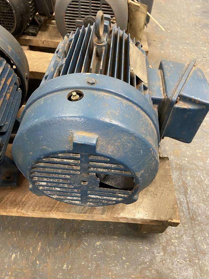 Used Siemens,RGZEAD,5Hp Motor 460V 1750RPM Frame 215