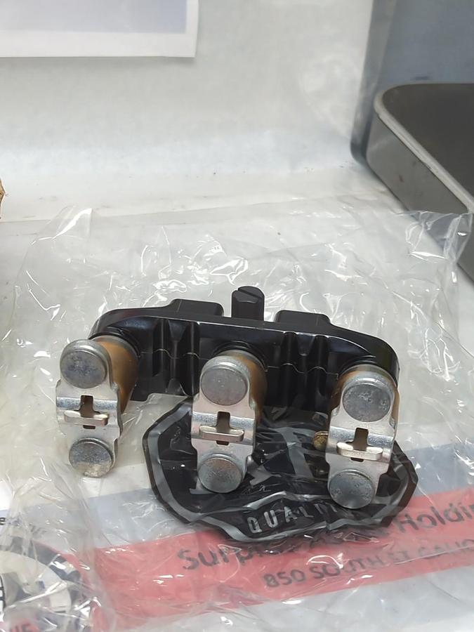 ALLEN BRADLEY,X 49476,CROSS BAR ASSY W/ 3 NO. CONTACTS FOR SIZE 2 50 AMP NOS