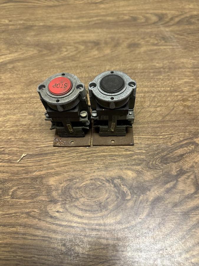 Used Cutler Hammer,10250H,Heavy Duty Push Buttons 1 Red-1 Black
